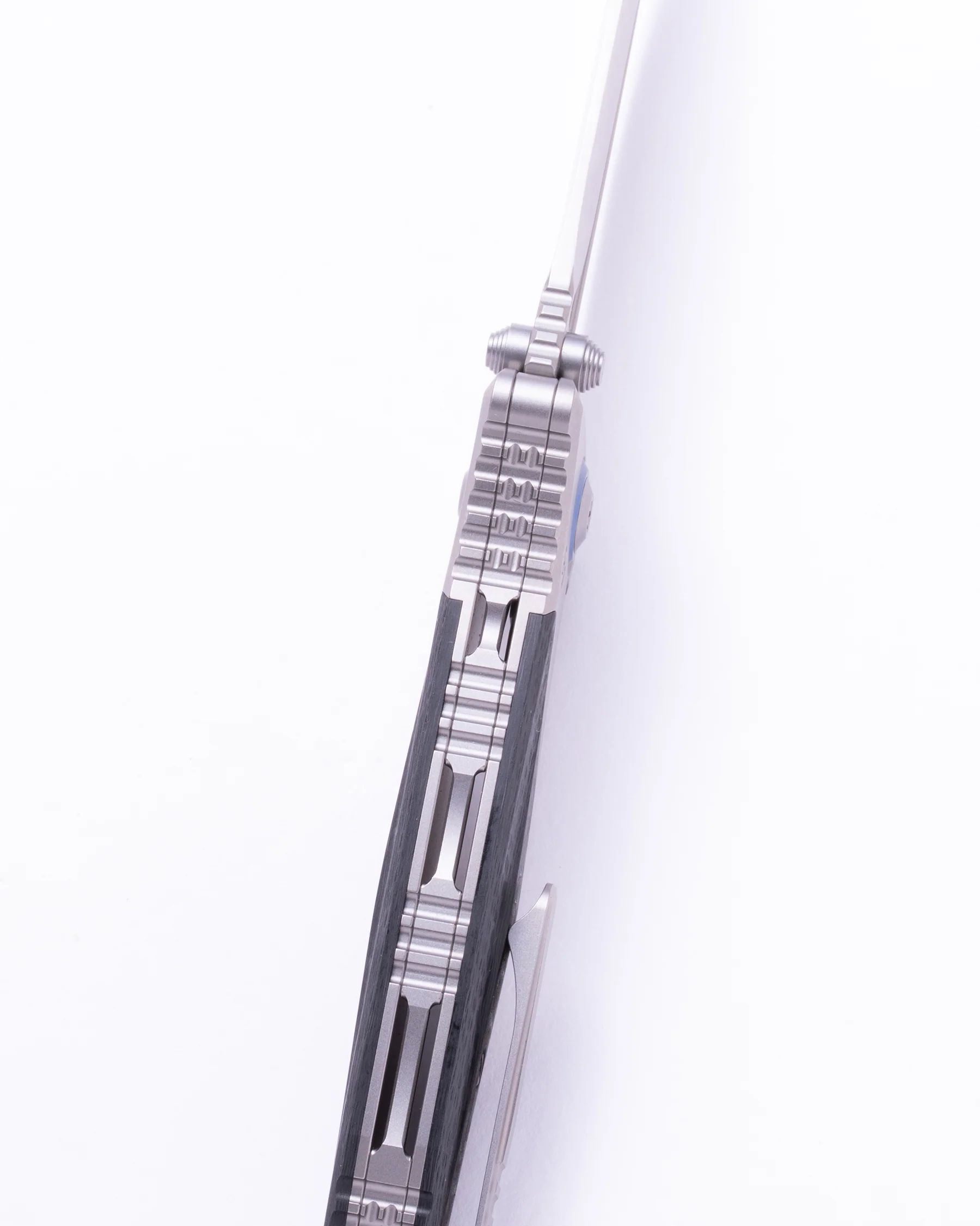 Socom Bravo™ Mini Spear Point Titanium Handle Hand Rubbed Satin Standard Blue Titanium Pivot Collar Carbon Fiber Scales (262M-4CFTI) - Image 3